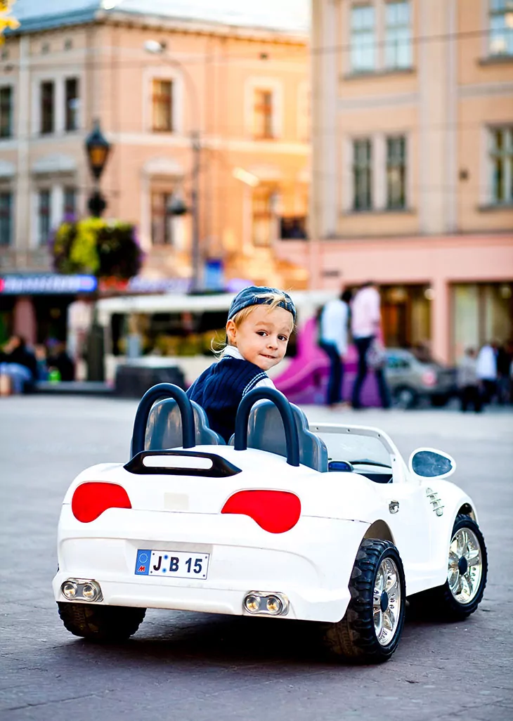 Kinder Elektroauto