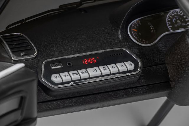 Lizenz Kinder Elektro Auto Jeep Grand Cherokee 2x 35W 12V 7Ah 2.4G RC