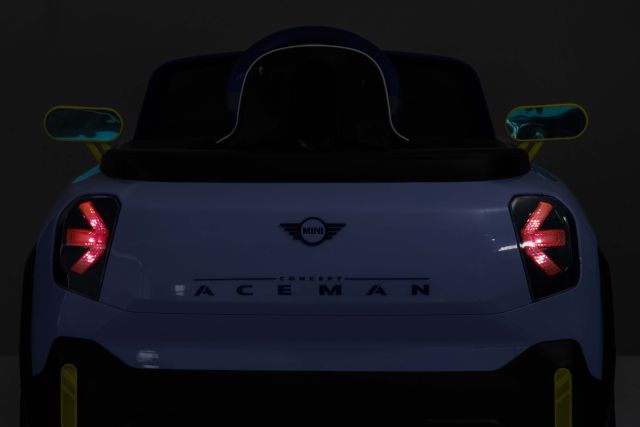 Elektro Kinderauto Mini Concept Aceman mit Lizenz 2x30W 12V/7Ah