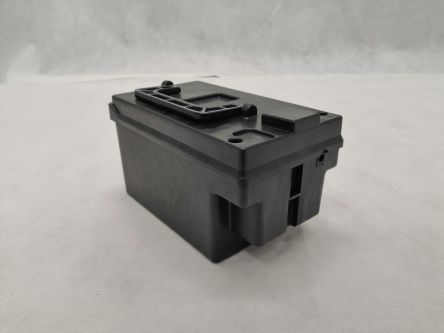 Batteriegehäuse mit Ladebuchse und Griff