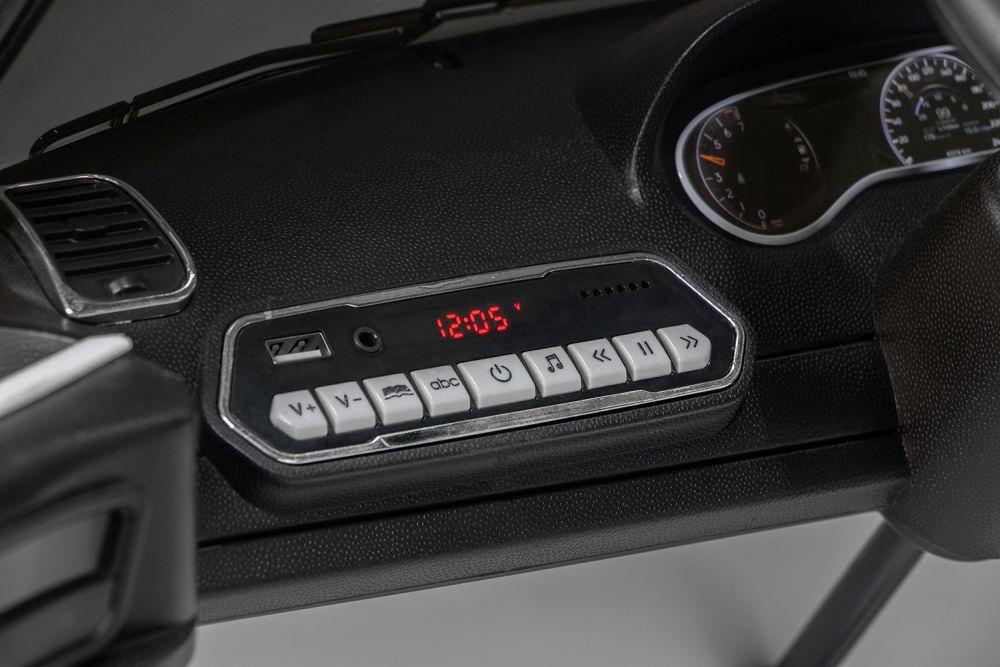 Lizenz Kinder Elektro Auto Jeep Grand Cherokee 2x 35W 12V 7Ah 2.4G RC