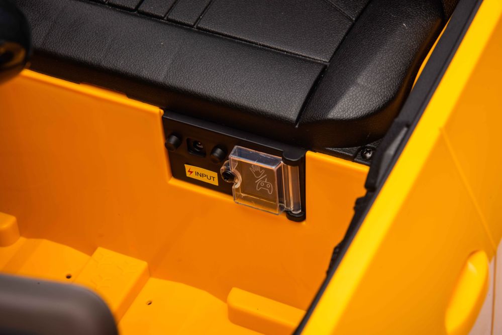 Elektro Kinderauto AUDI RS Q8 mit Lizenz 2x25W 12V/7Ah
